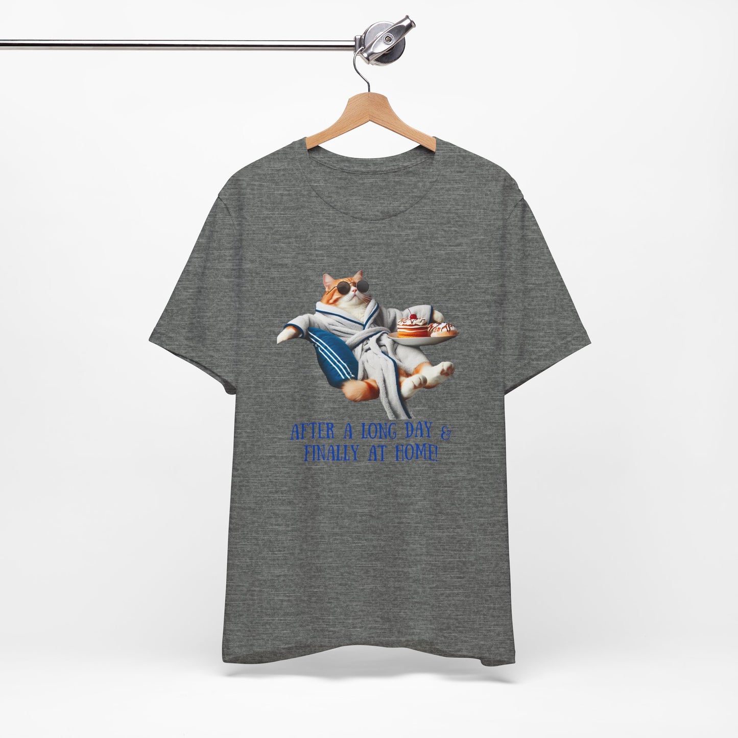 Cat wear glasses T-shirt.